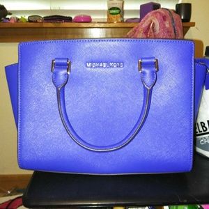Like new royal blue Michael Kors Selma